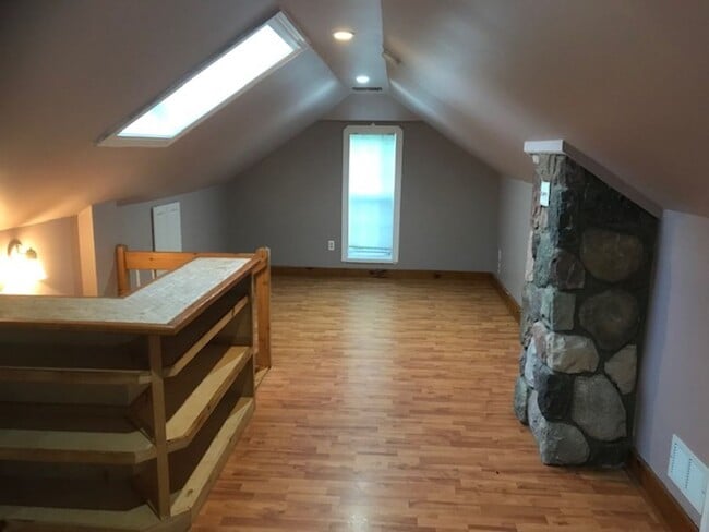 Building Photo - Lenox Township home on 5 acres
