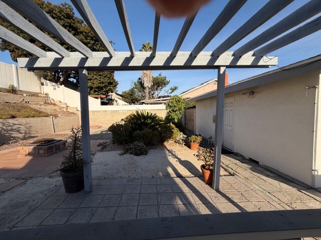 Building Photo - 6322 Clyde Ave