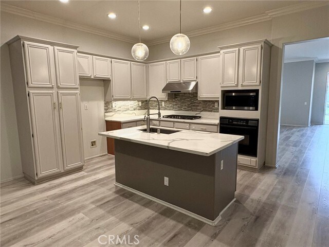 Building Photo - 12169 Wembley Ct