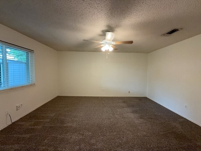 Building Photo - 6415 Elm Springs Dr