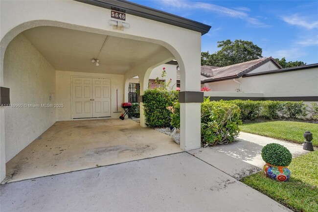 Building Photo - 5646 Parkwalk Cir E