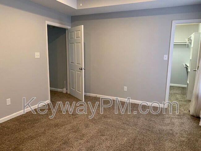 Building Photo - 18 Fowkewood Ct