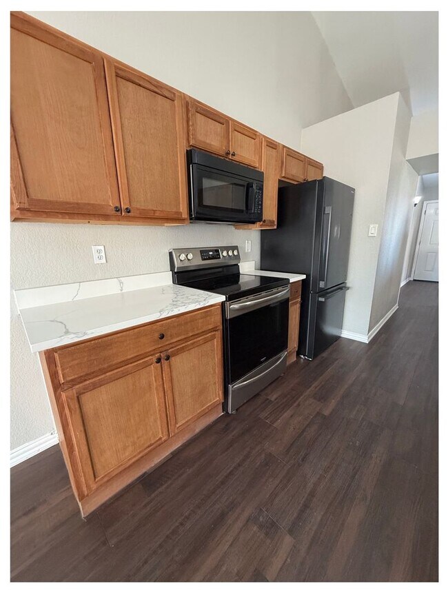 Building Photo - Beautiful 3 Bed / 2 Bath Home with Two Living Areas and Fenced Yard in Cedar Hill | AVAILABLE NOW