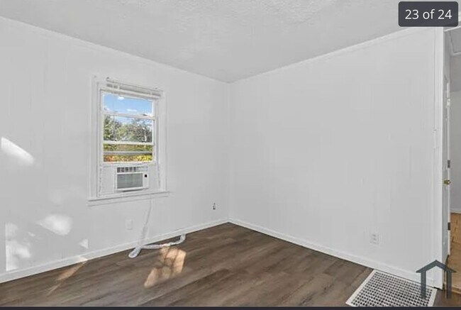 Building Photo - 6166 Emerald Ave