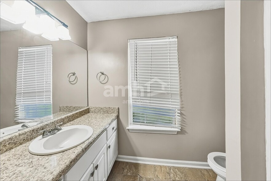 Building Photo - 4101 S Fork Dr