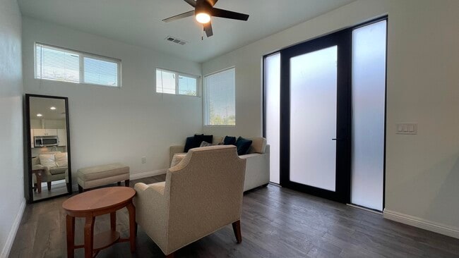 Building Photo - 46551 Linda Flora St