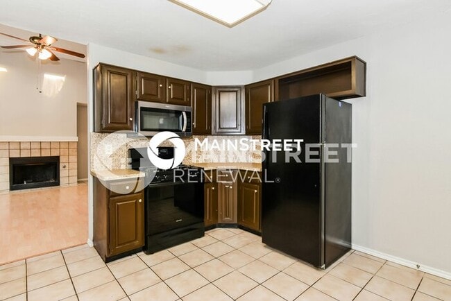 Building Photo - 3 Bedroom Pet-Friendly Home in Plano, TX with Main Street Renewal