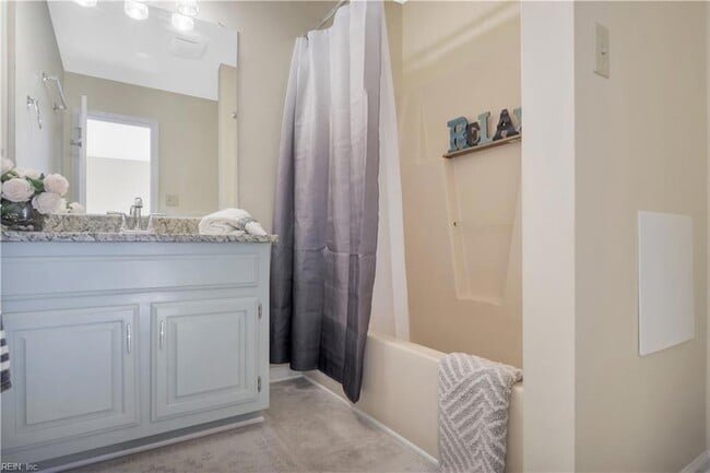 Building Photo - 2721 Linden Ln