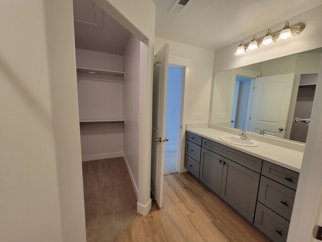 Building Photo - 1455 N 3860 W