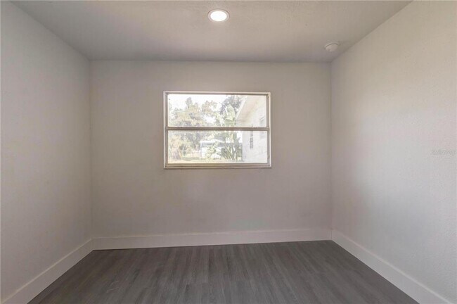 Building Photo - 5039 Avery Rd