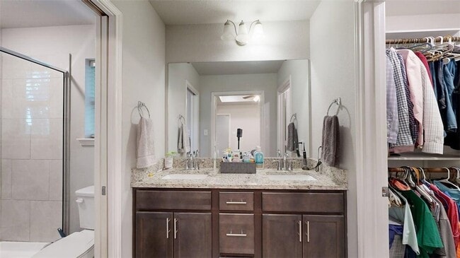 Building Photo - 803 Meadow Brook Dr