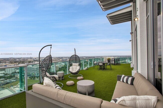 Building Photo - 3301 NE 1st Ave