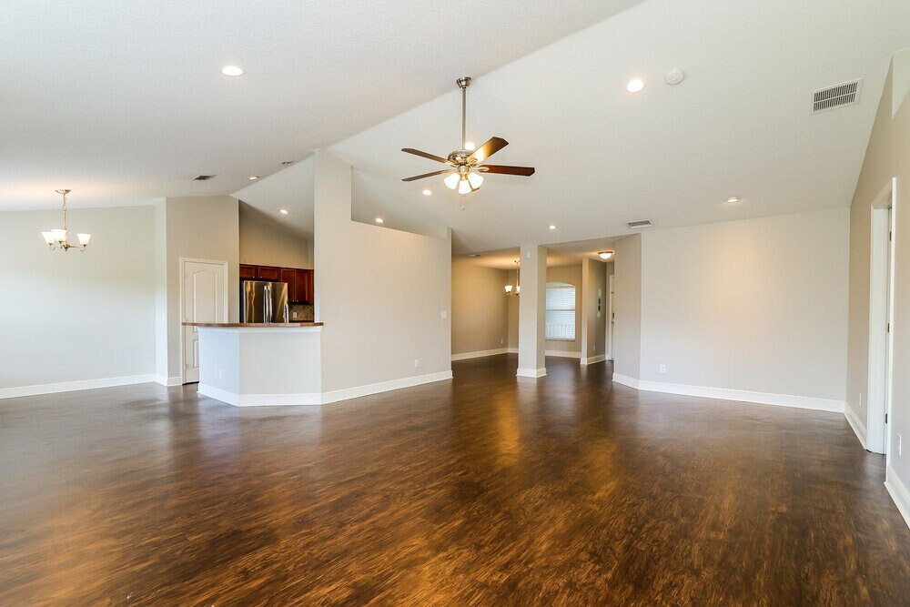 Building Photo - 1900 Southern Oak Loop