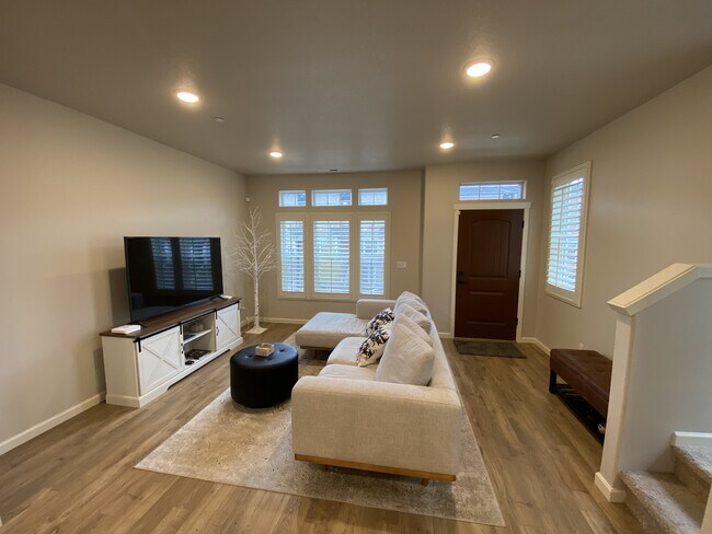 Living room - 11340 SW Mont Blanc St