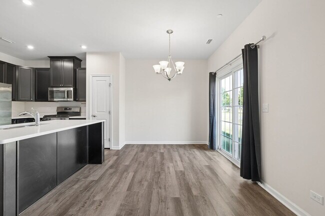 Building Photo - 3404 Helene Rieder Dr