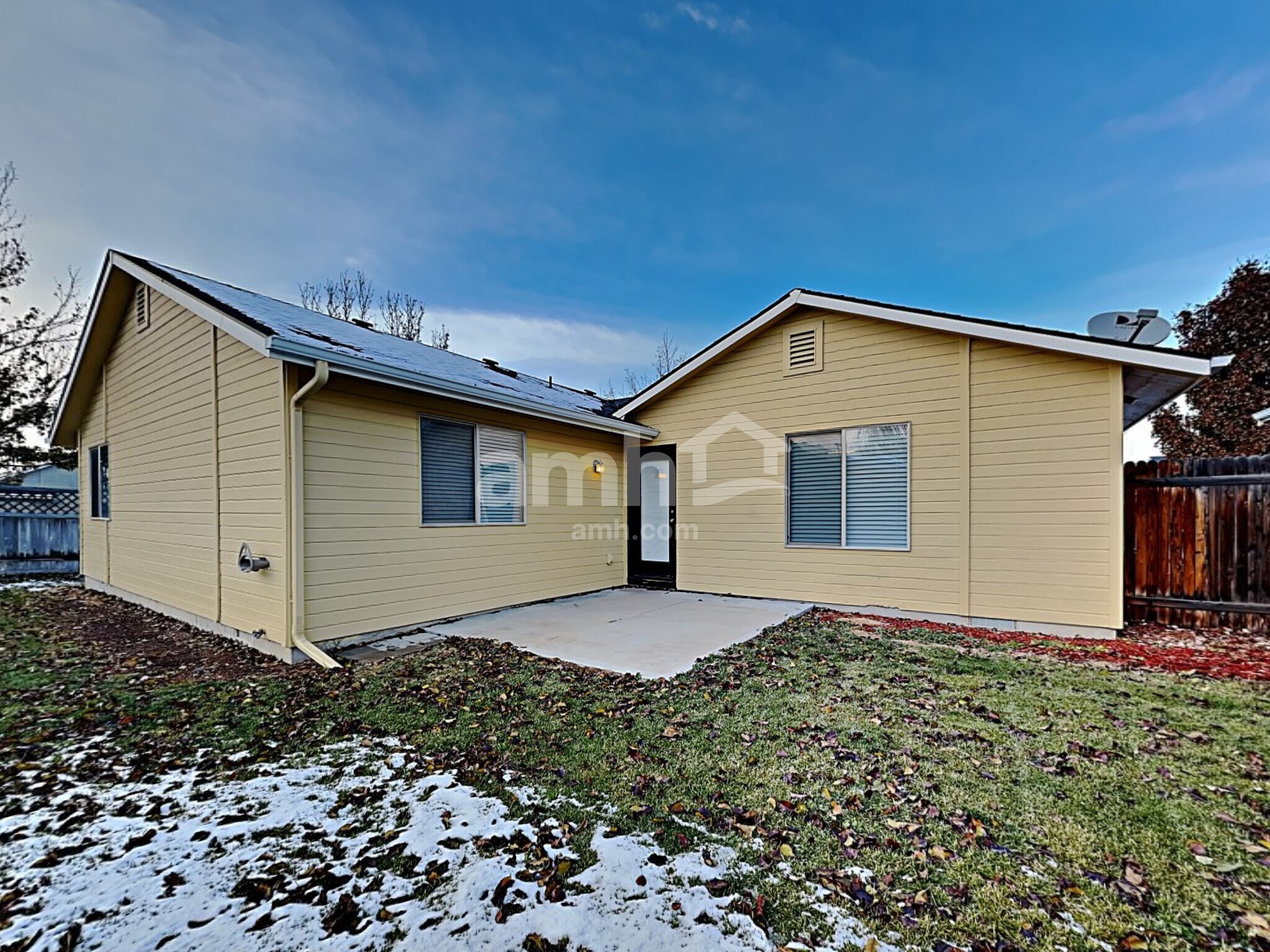 Building Photo - 9667 W Silverspring St