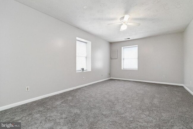 Building Photo - 315 South Dr