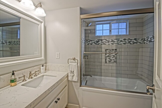 Building Photo - BEAUTIFULLY REMODELED, HIGH-END REDONDO HILLS HOME W/ AMAZING GREAT ROOM LIVING SPACE, 2 BALCONIE...