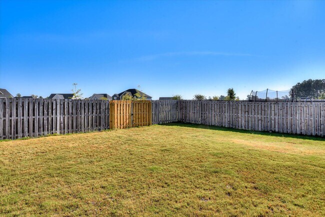 Building Photo - 627 Garland Trl