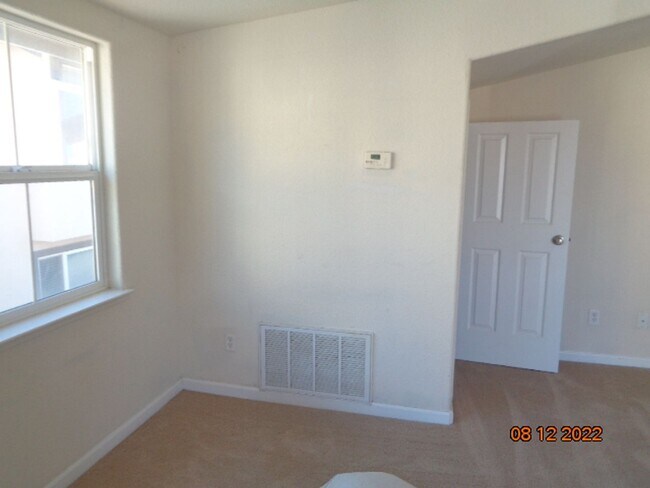 Building Photo - 1205 Valley Glen Dr