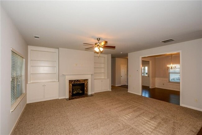 Building Photo - 617 Mimosa Way