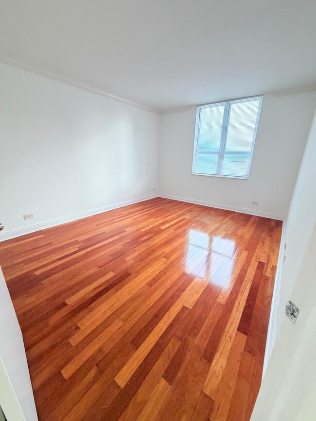 Building Photo - 701 Brickell Key Blvd