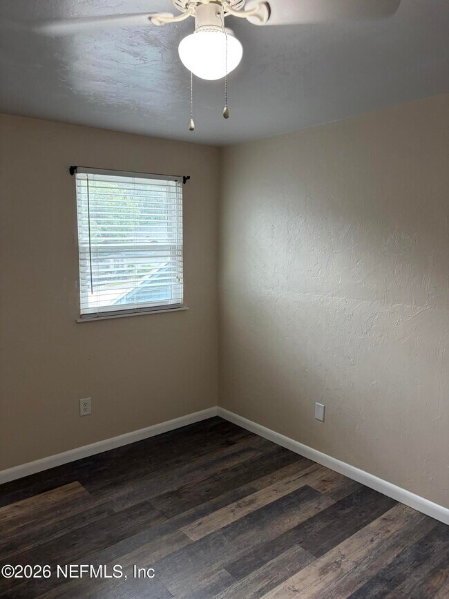 Building Photo - 1225 Songbird Ln