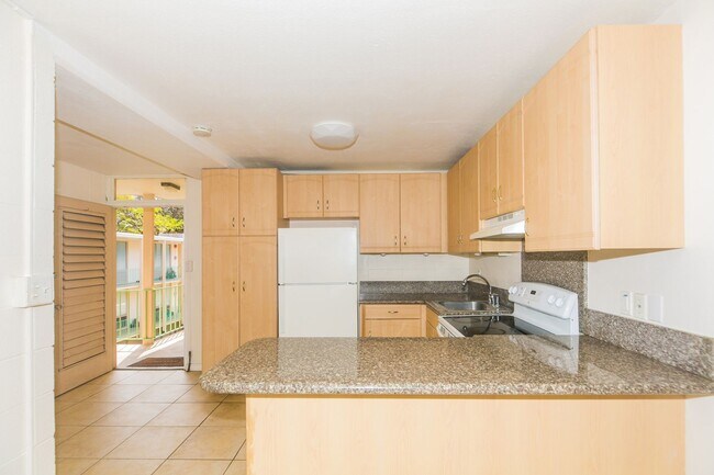 Building Photo - Bishop Manor Unit 22