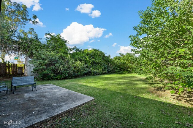 Building Photo - 101 Lillian St