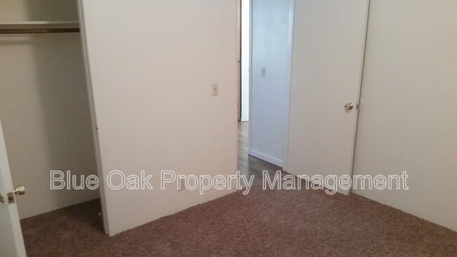 Building Photo - 985 Salem St