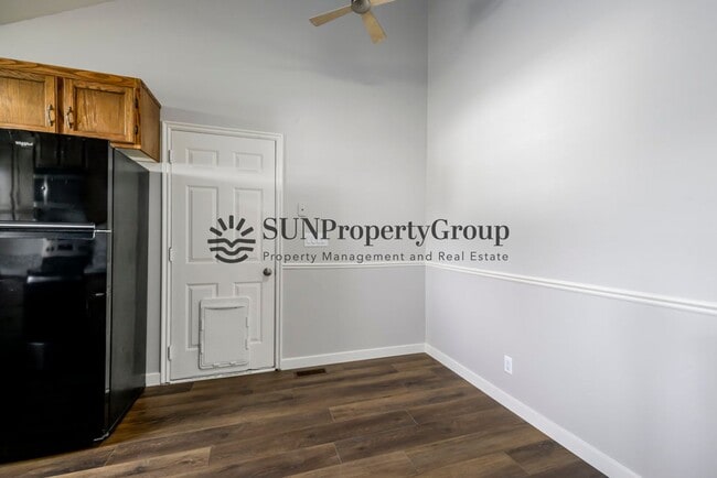 Building Photo - Great Updated Family Home in Excellent Clinton Location!