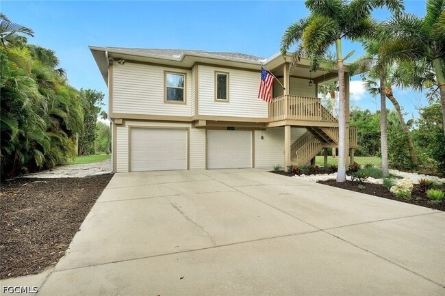 Building Photo - 2130 Sunset Cir