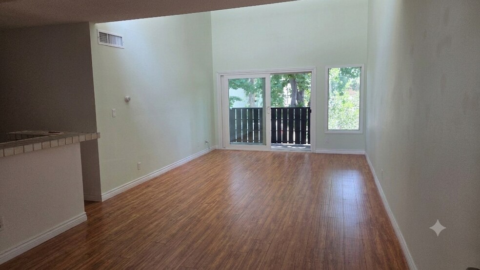 Building Photo - 18645 Hatteras St