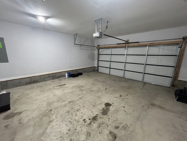 Building Photo - 721 Tidwell Dr