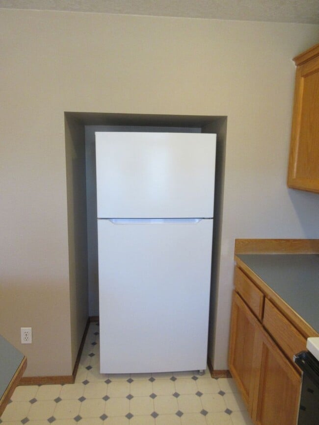 Building Photo - Three Bedroom Home in Keizer on Cul-de-sac