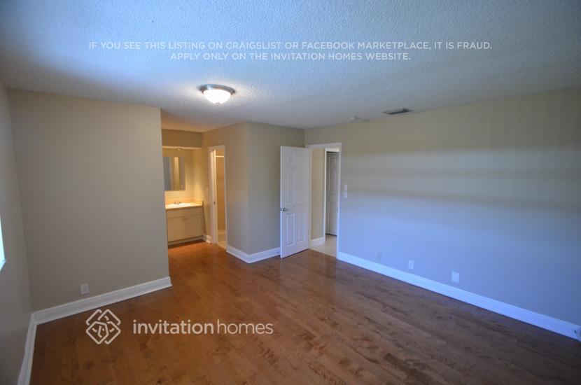 Building Photo - 9381 NW 33rd Pl