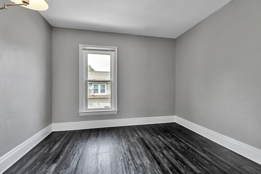 Building Photo - 36 Callodine Ave