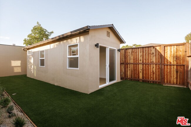Building Photo - 244 Dimmick Ave