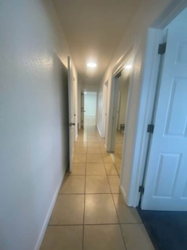 Building Photo - Southport Home