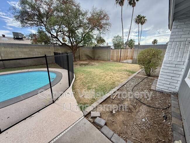 Building Photo - 4415 W Gelding Dr