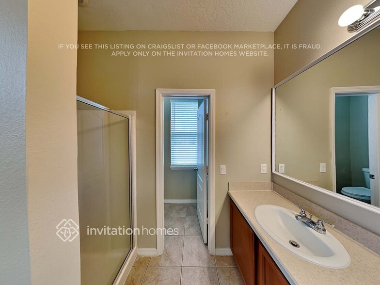 Building Photo - 10526 Eastpark Lake Dr