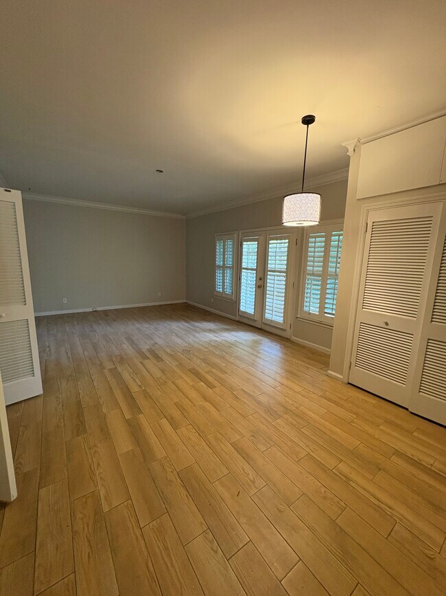Building Photo - 3104 Woodley Terrace