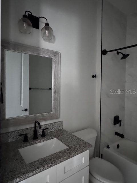 Building Photo - 2061 19th Ave SW