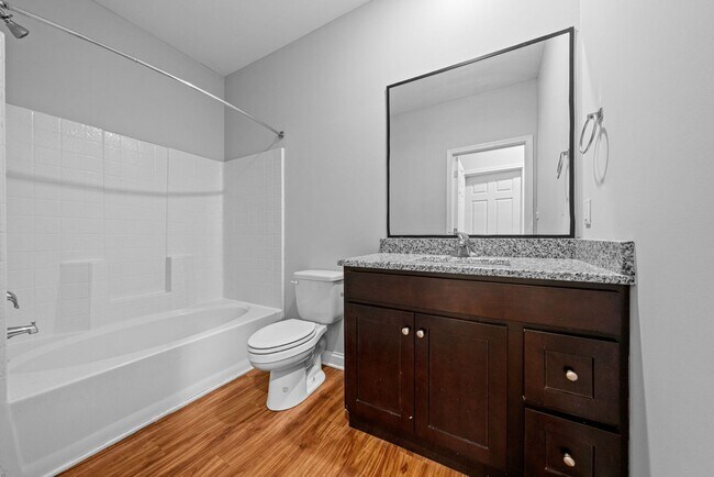 Building Photo - 1592 Collegeview Dr