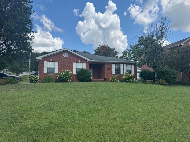 Building Photo - Great 3BR Home in Spring Hill