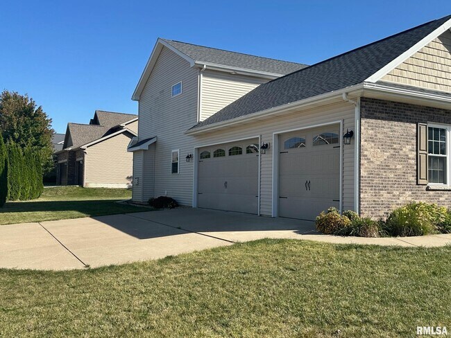 Building Photo - 11212 N Granite St