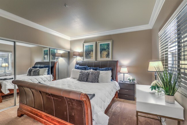 Building Photo - 260 E Flamingo Rd