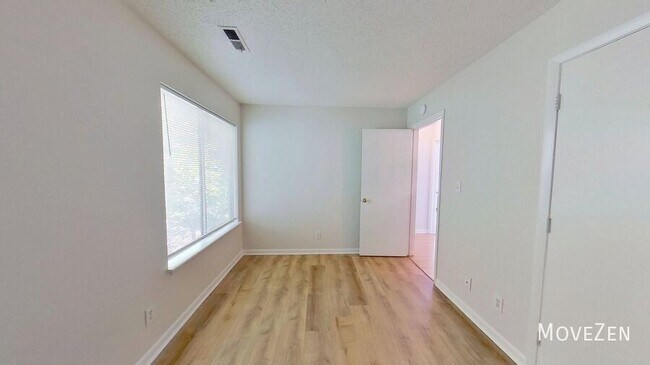 Building Photo - 9515 University Terrace Dr
