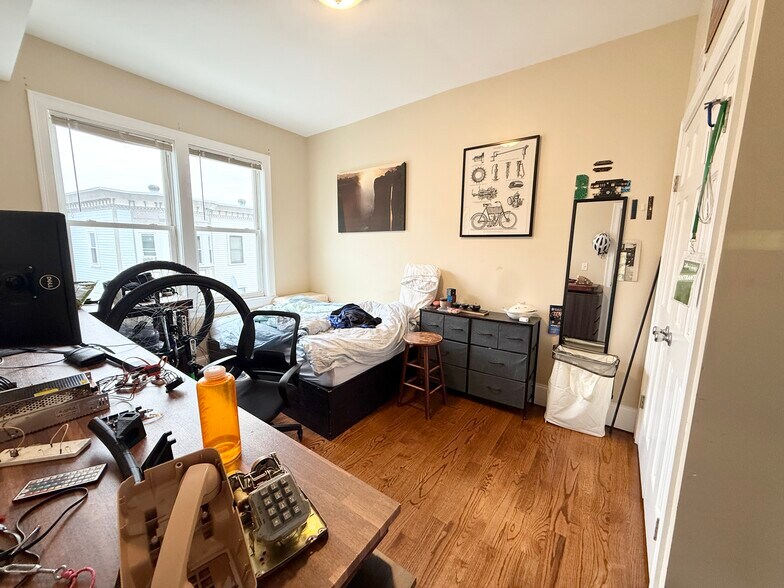 Building Photo - 12 Bickford Ave