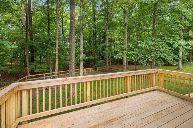 Building Photo - 5608 Chatmoss Rd